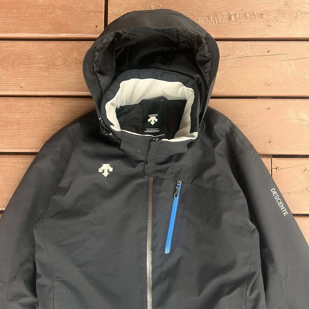 Descente Japan Terro Ski Men’s Jacket Black Blue 20K Waterproof Insulated Medium